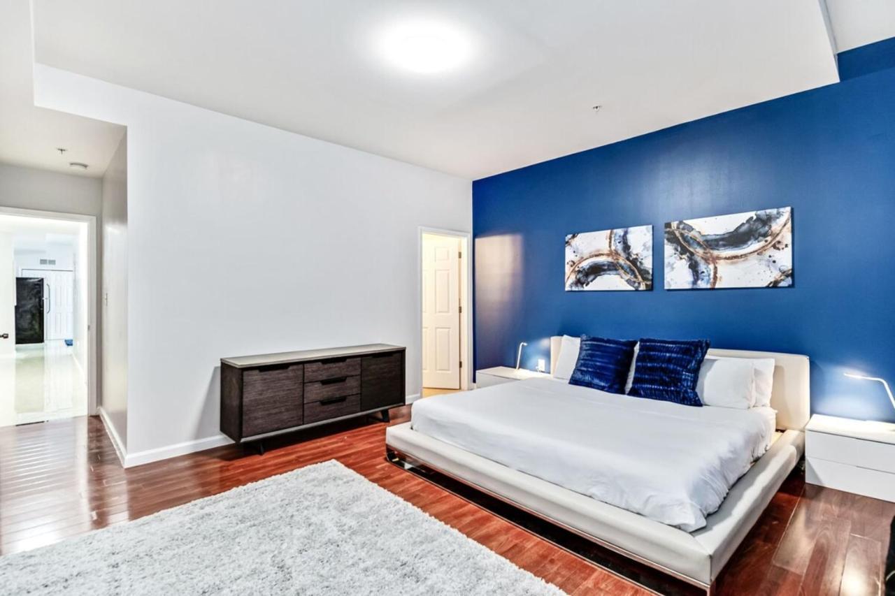 Lovely 2bd Apt Steps From The Convention Center Philadelphia